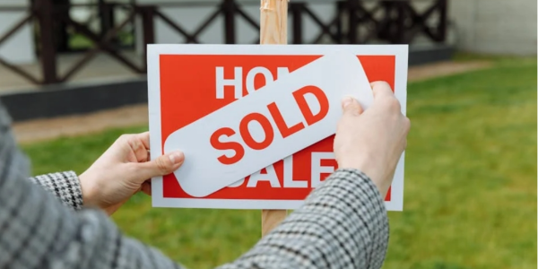 戶外耐候PVC不干膠：電力行業(yè)的守護(hù)神！